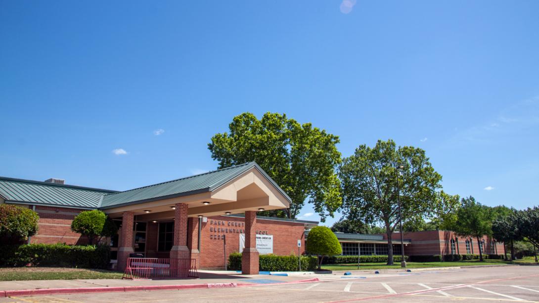 The front façade of Park Crest ES.