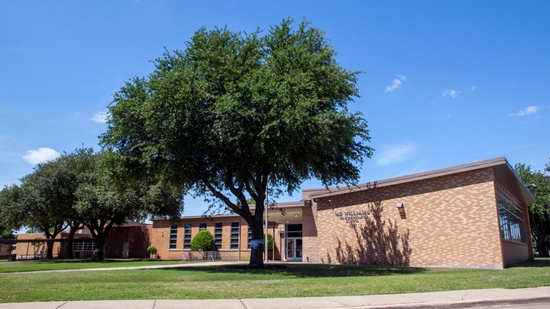 The front façade of Williams ES.